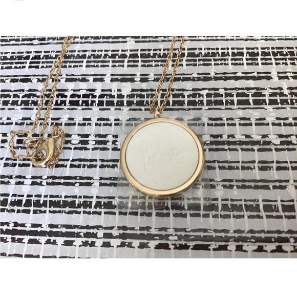 ❤️ Dior Perfumed Ceramic Medallion - Picture 7 of 11